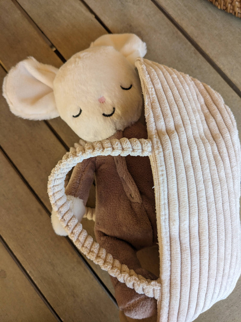 Jellycat© Rock-a-bye sleeping Mouse baby in basket